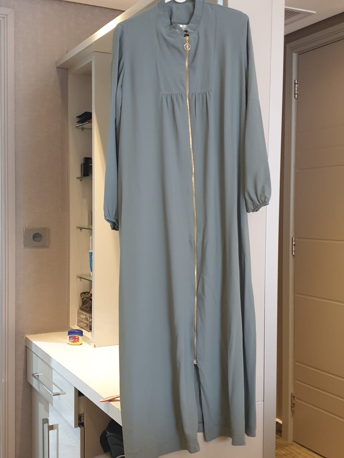 Duck Egg Zip Abaya