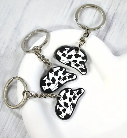 Cow print cowboy hat keyring - 1 pc